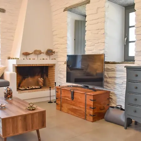Beautiful And Stylish House 5 Minutes By Foot From A Fantastic Sandy Beach Ioulis