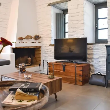 Beautiful And Stylish House 5 Minutes By Foot From A Fantastic Sandy Beach Ioulis